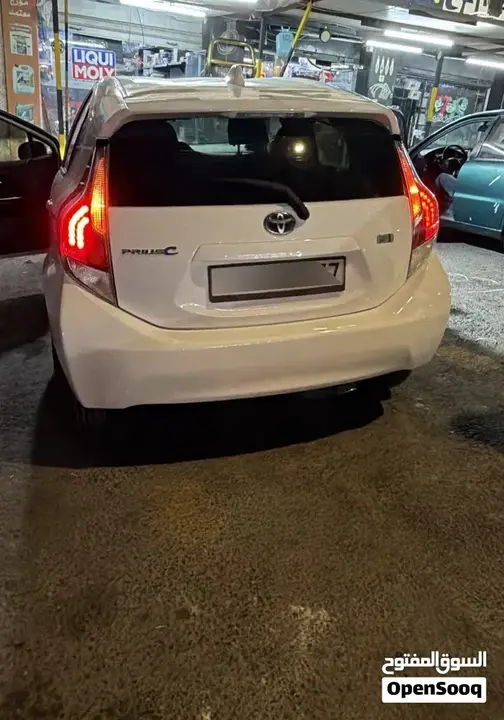 Toyota Prius C 2016 photo 3