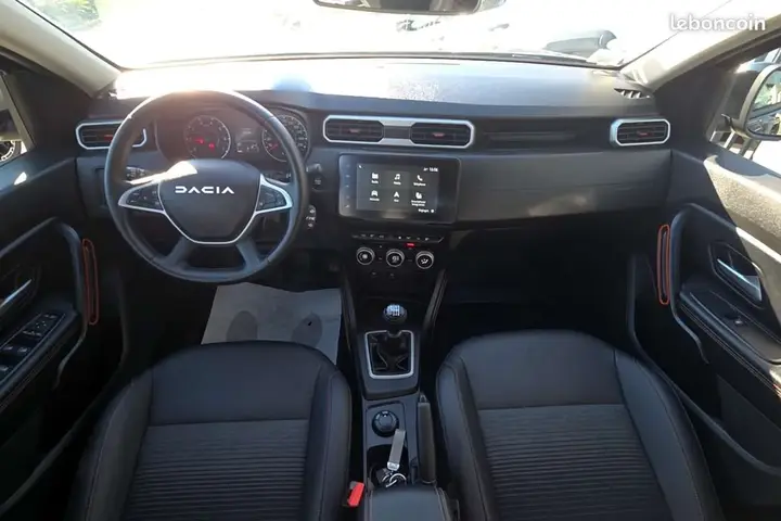 Dacia Duster 2023 photo 3