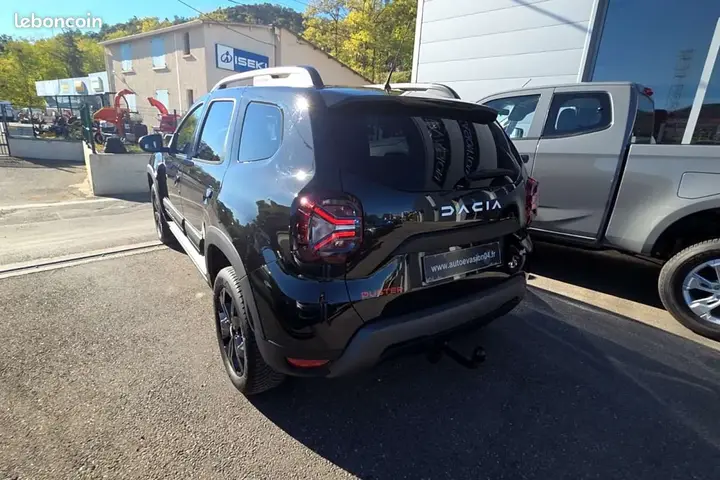 Dacia Duster 2023 photo 2