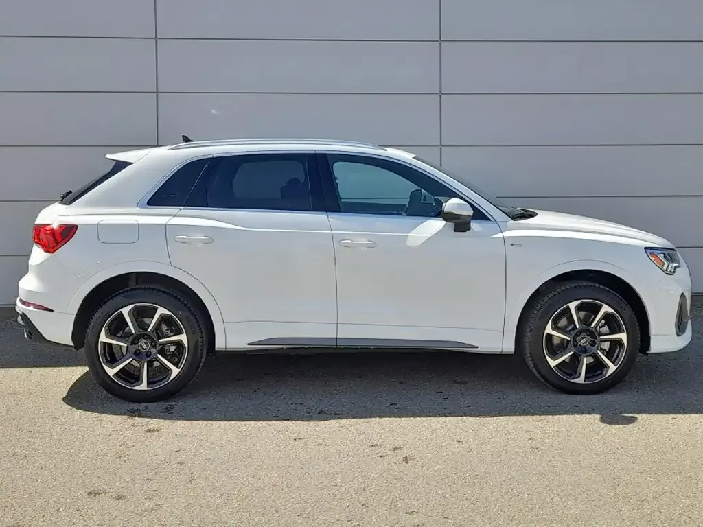 Audi Q3 2025 photo 4