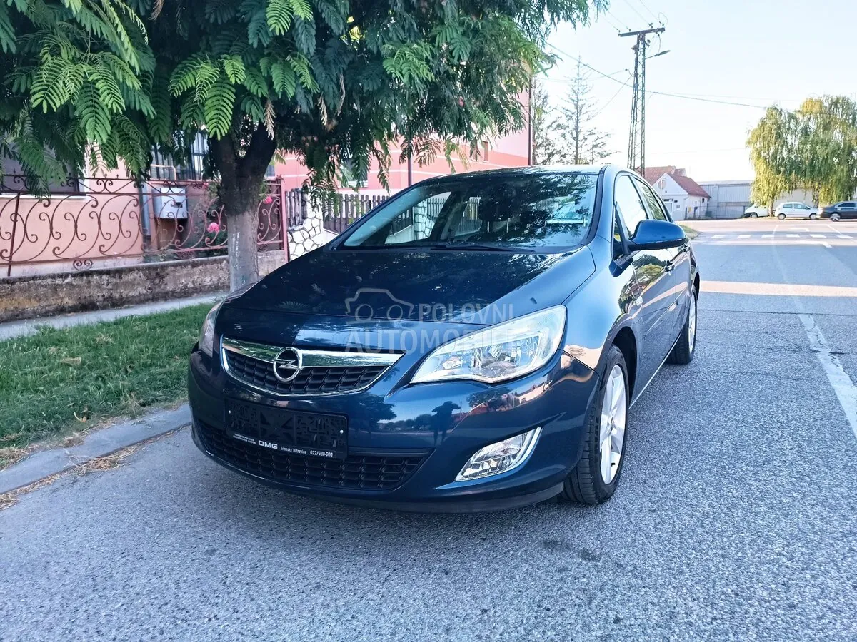 Opel Astra J
