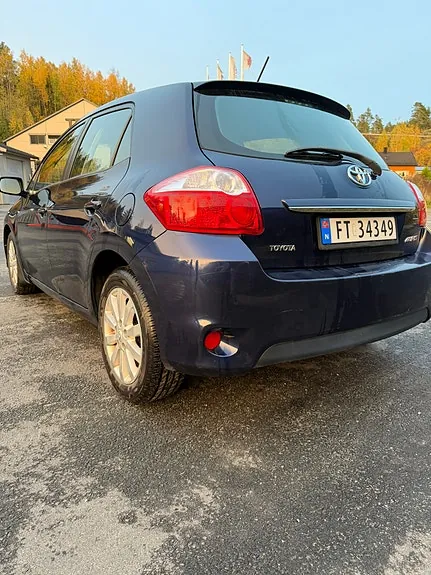 Toyota Auris 2011 photo 4