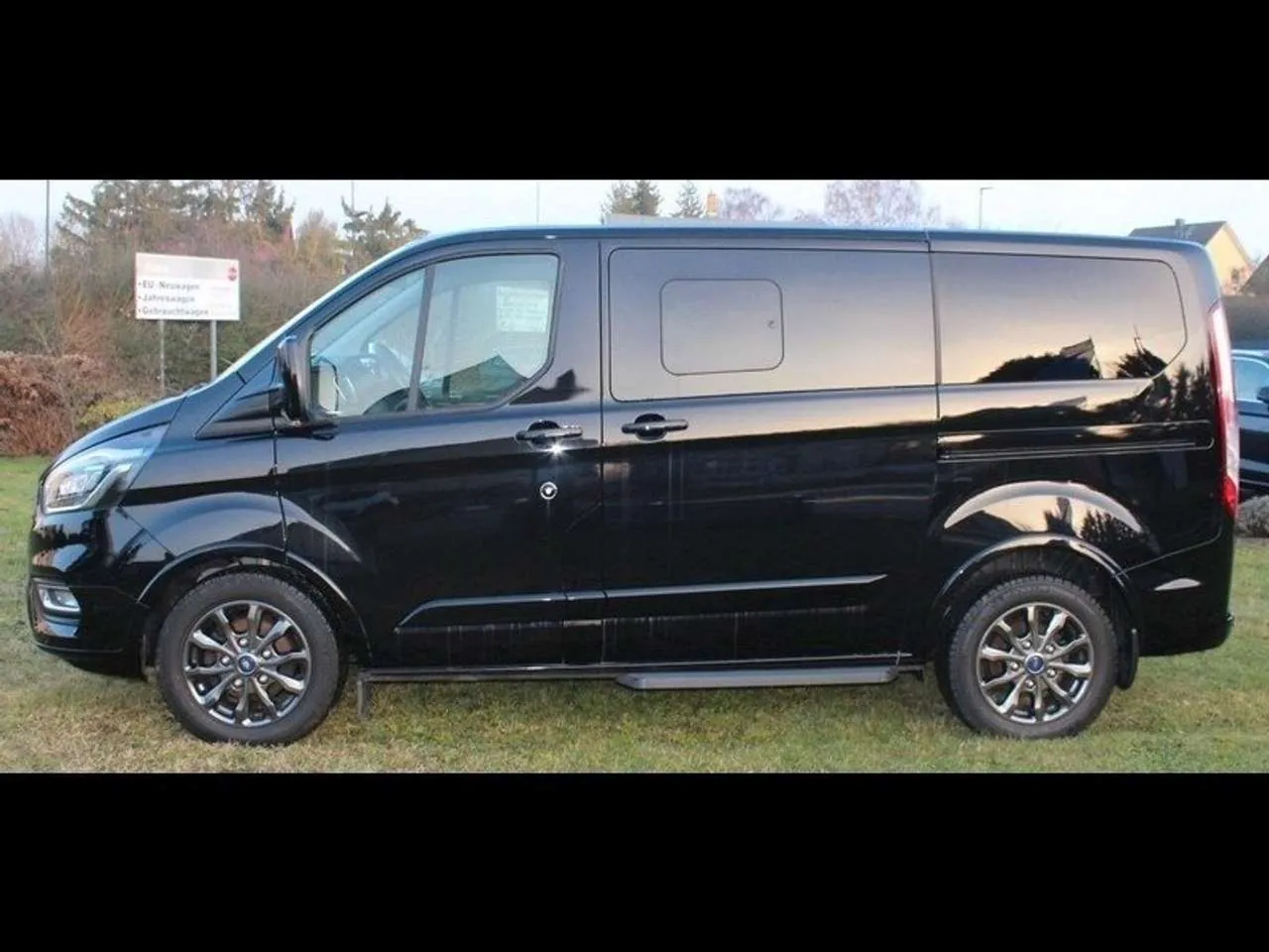 Ford Tourneo Custom 2024 photo 3
