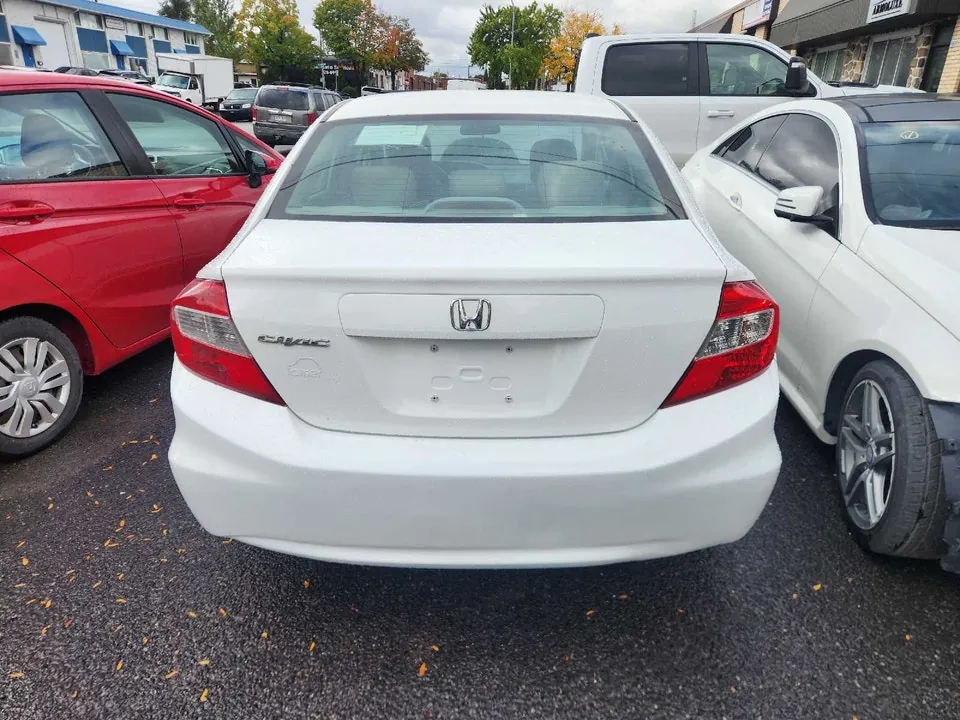 Honda Civic 2012 photo 2