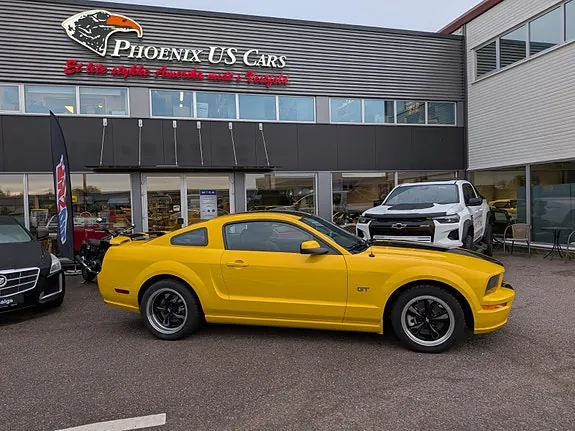 Ford Mustang 2005 photo 2