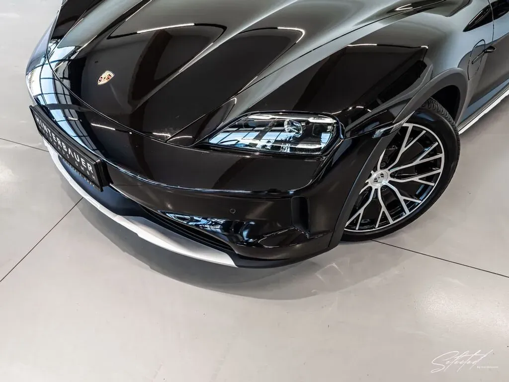 Porsche Taycan 2024 photo 2