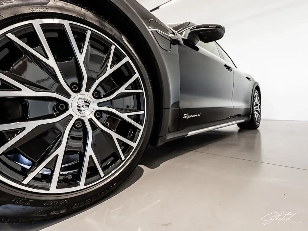 Porsche Taycan 2024 photo 3