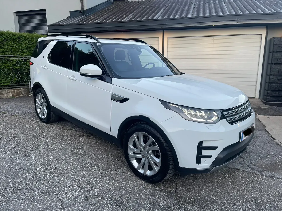 Land Rover Discovery 5