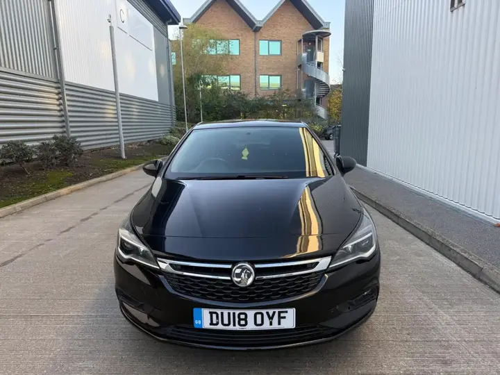 Vauxhall Astra 2018 photo 2