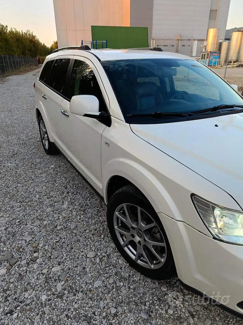 Fiat Freemont 2013 photo 2