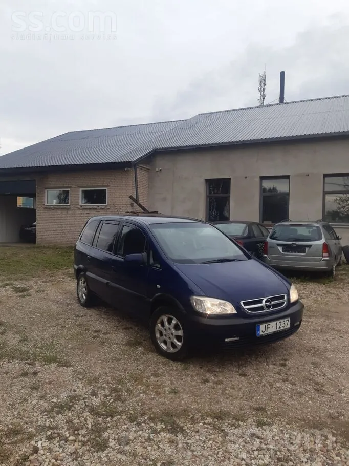 Opel Zafira 2003 photo 2