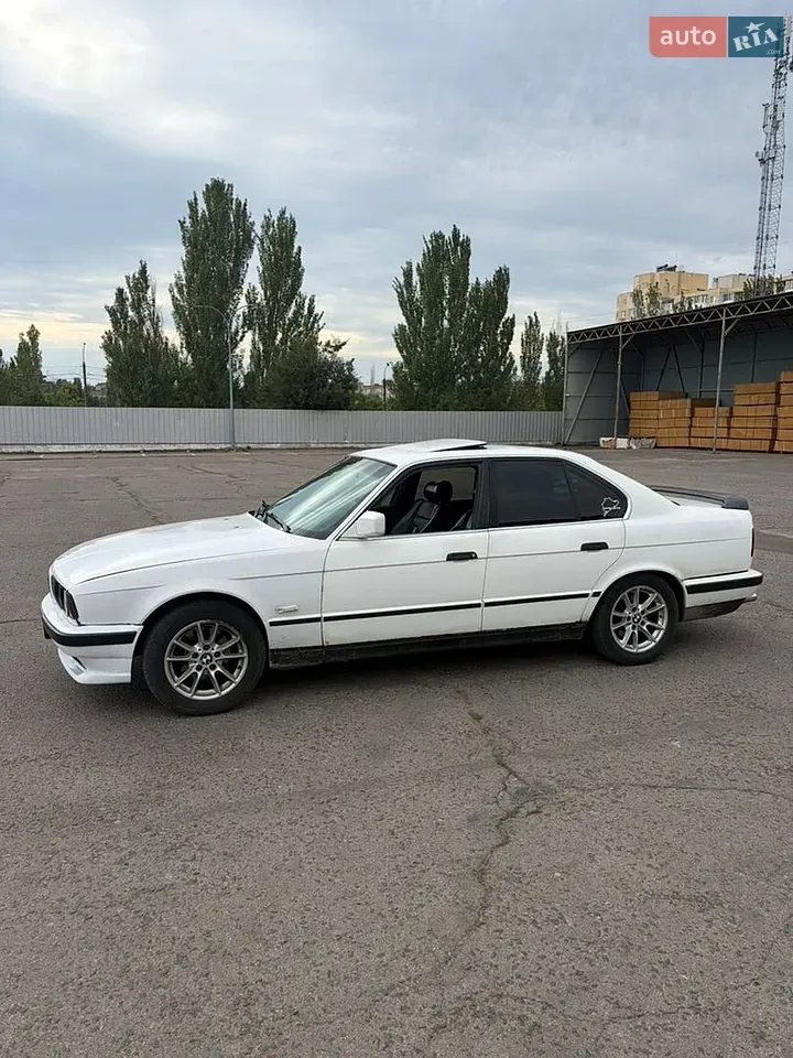 BMW 5 Series 1992 photo 2