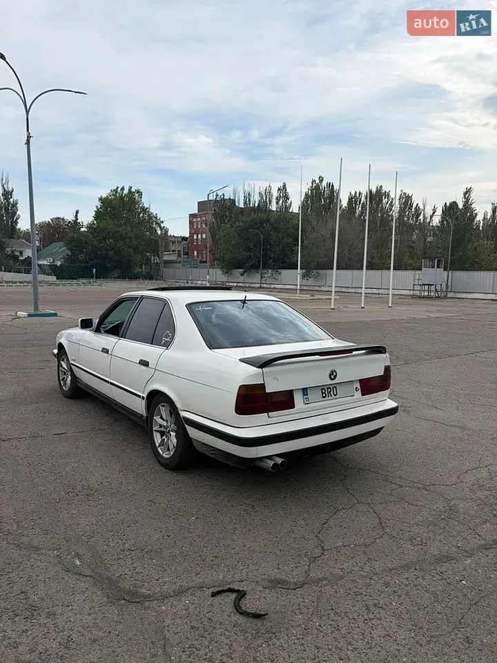 BMW 5 Series 1992 photo 3