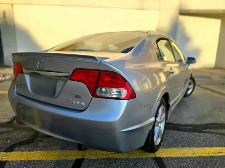 Honda Civic 2011 photo 2