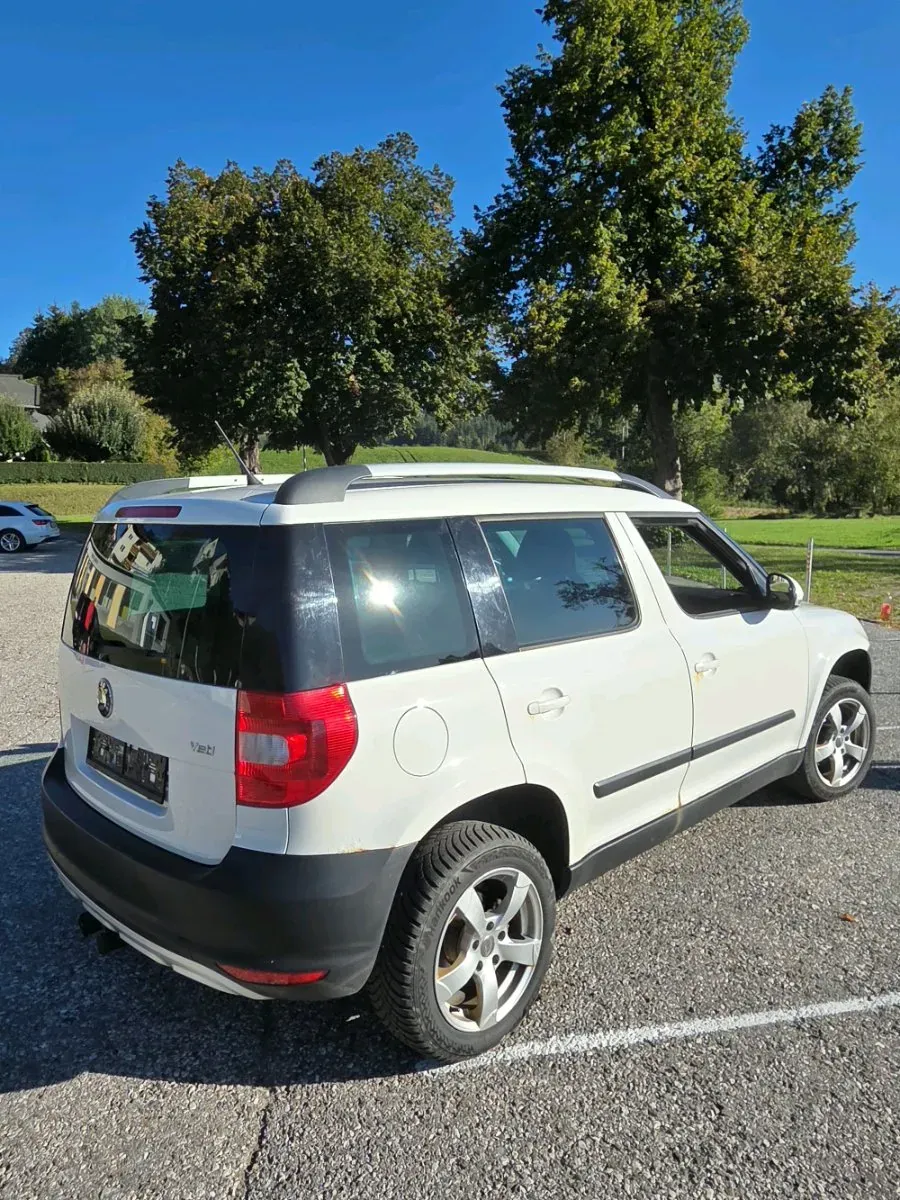 Skoda Yeti 2011 photo 3