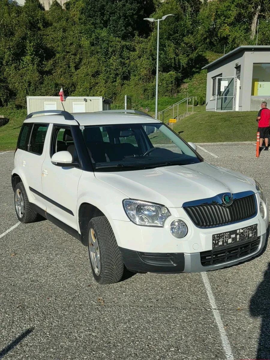 Skoda Yeti 2011 photo 2