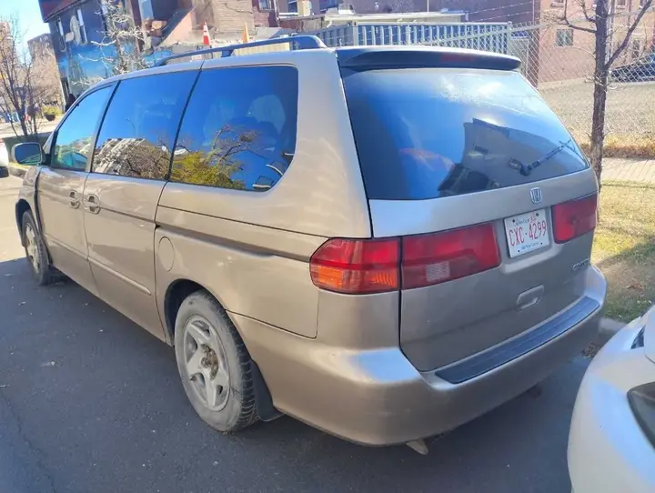 Honda Odyssey 2000 photo 3