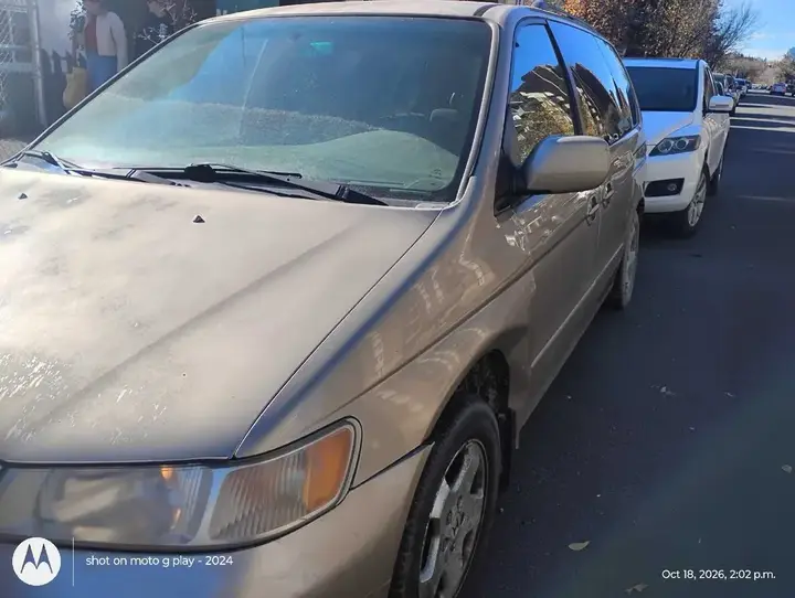 Honda Odyssey 2000 photo 2