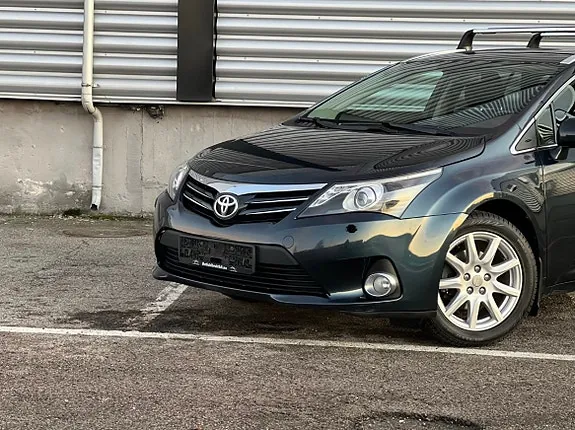 Toyota Avensis 2012 photo 2
