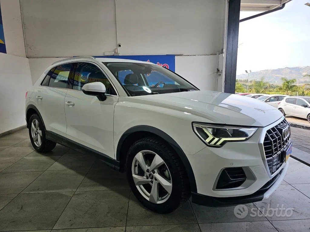 Audi Q3 2022 photo 2