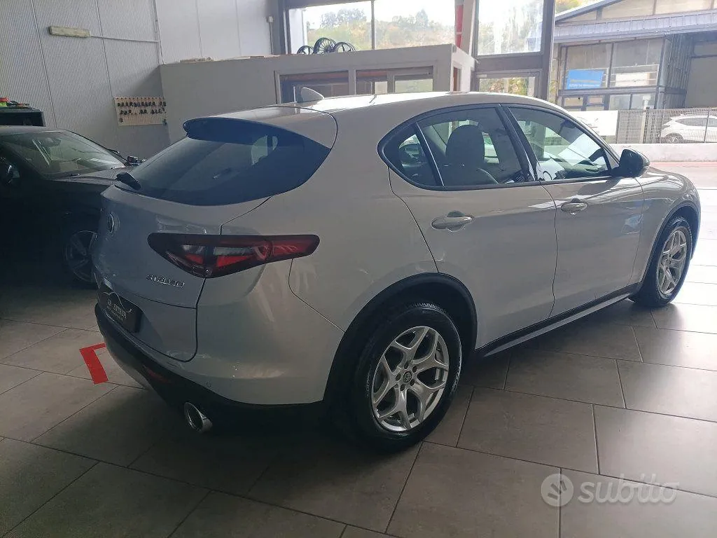 Alfa Romeo Stelvio 2021 photo 4