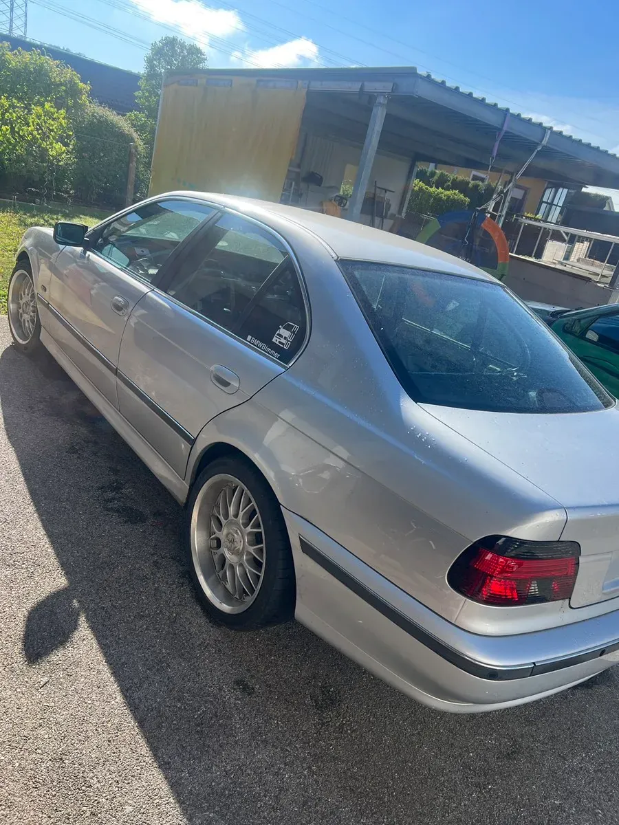 BMW 5 Series 2000 photo 2