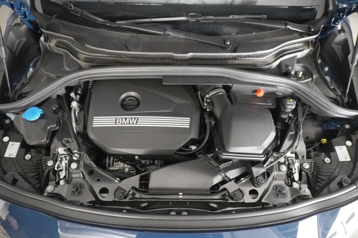 BMW 2 Series 2026 photo 2