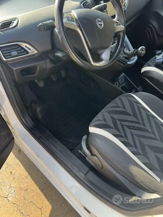 Lancia Ypsilon 2017 photo 4