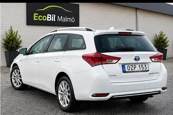 Toyota Auris 2016 photo 2