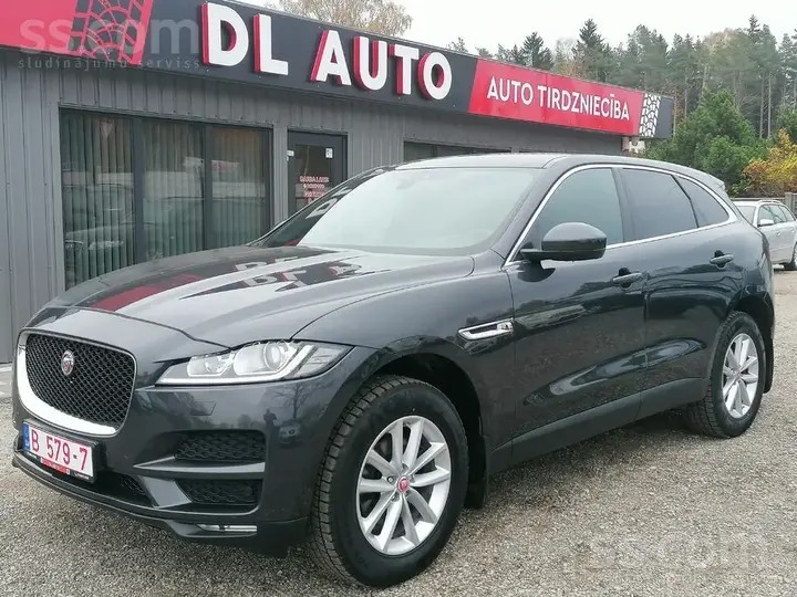 Jaguar F-Pace 2016 photo 2