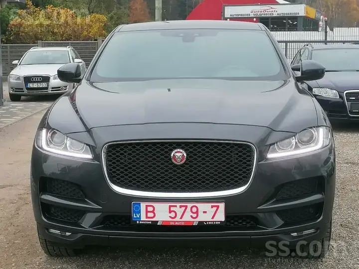 Jaguar F-Pace 2016 photo 3