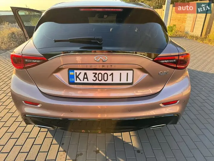 Infiniti Q30 2017 photo 4