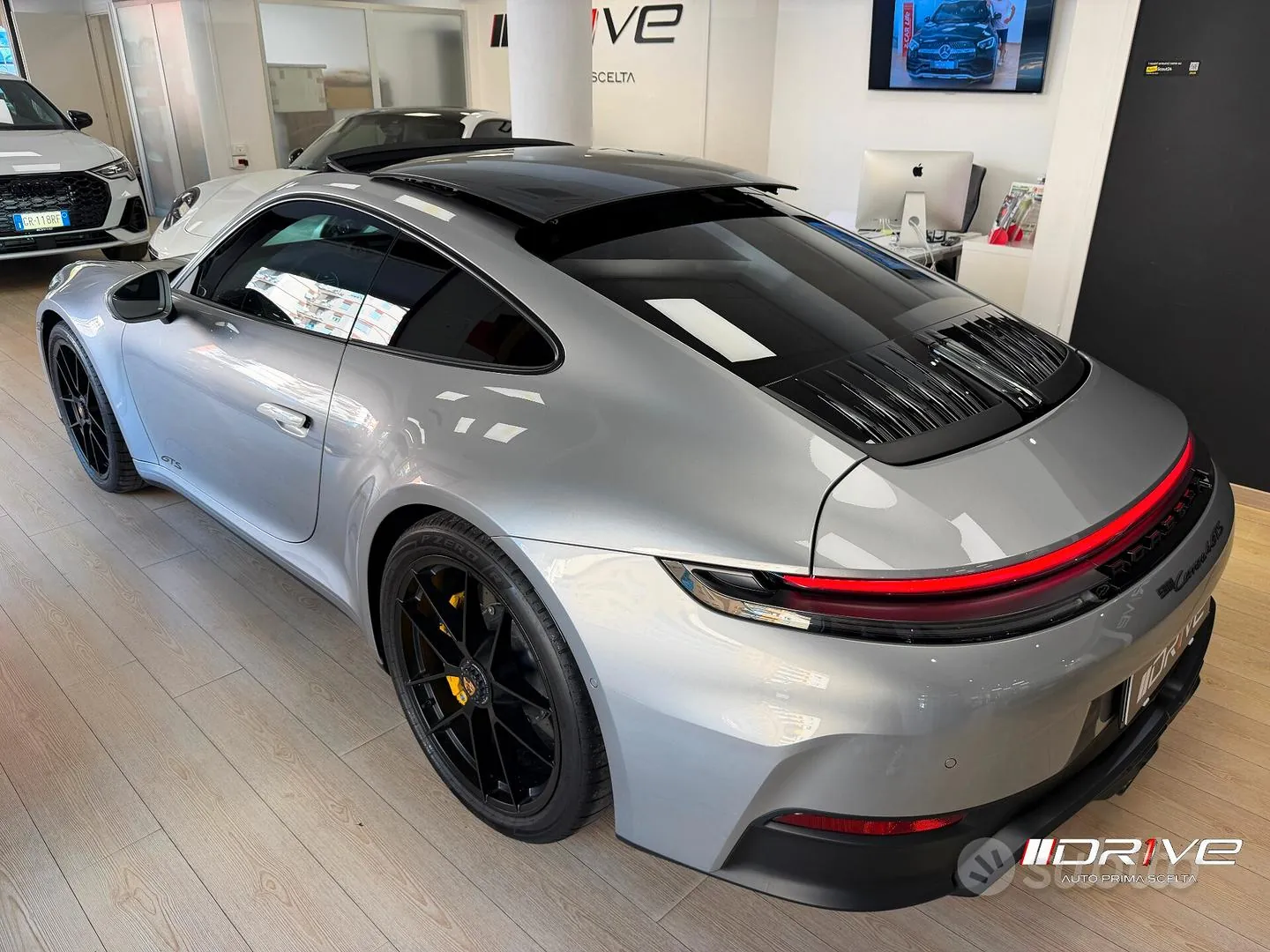 Porsche 911 2025 photo 5