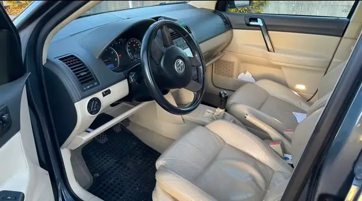 Volkswagen Polo 2004 photo 2