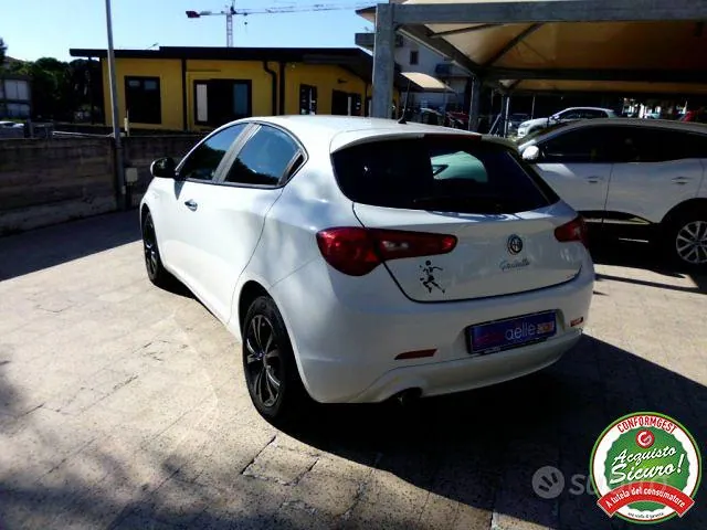 Alfa Romeo Giulietta 2015 photo 5