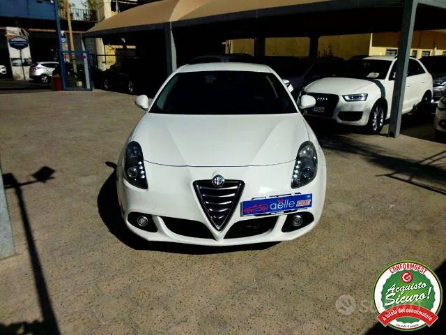 Alfa Romeo Giulietta 2015 photo 2