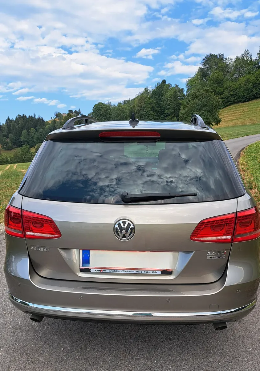 Volkswagen Passat 2014 photo 2
