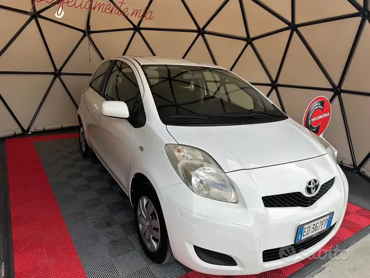 Toyota Yaris 2010 photo 3