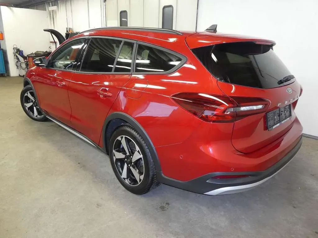Ford Focus 2024 photo 3