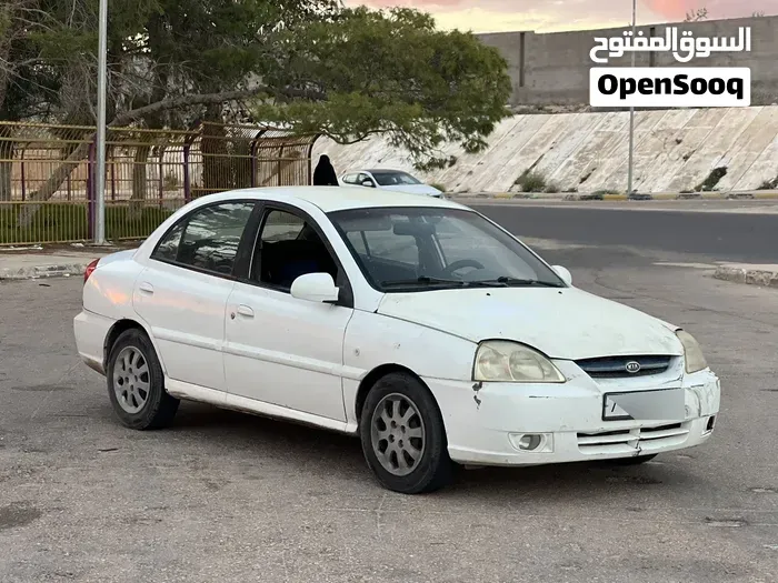 Kia Rio 2004 photo 4
