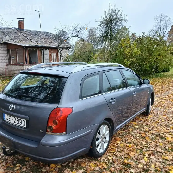 Toyota Avensis 2004 photo 3