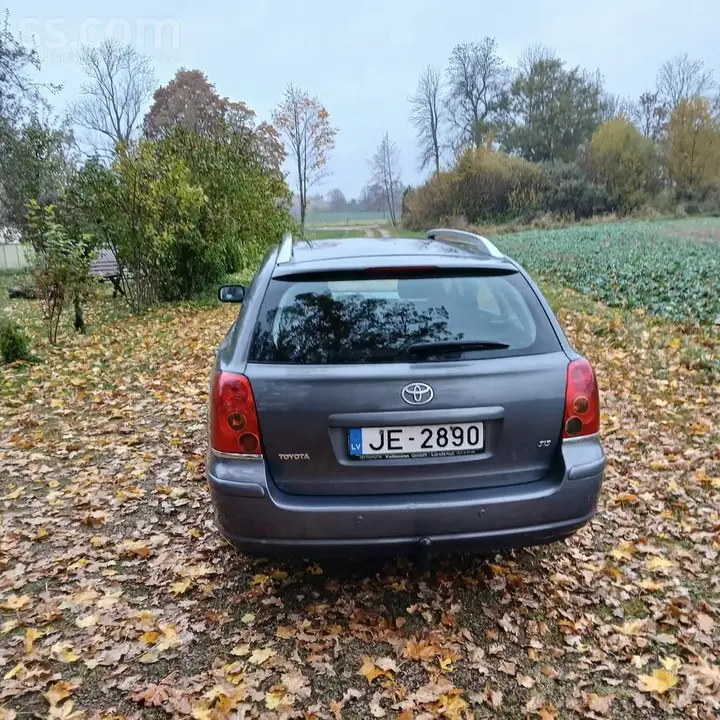 Toyota Avensis 2004 photo 4