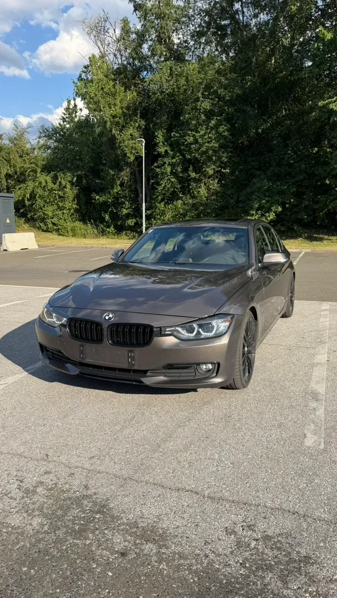 BMW 3 Series 2013 photo 2
