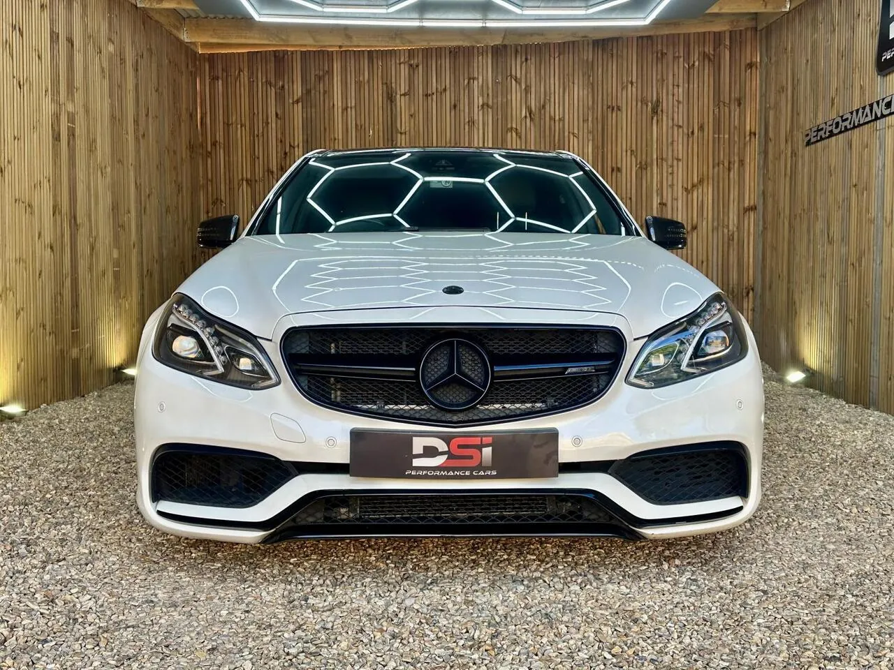 Mercedes-Benz E-Class 2015 photo 2