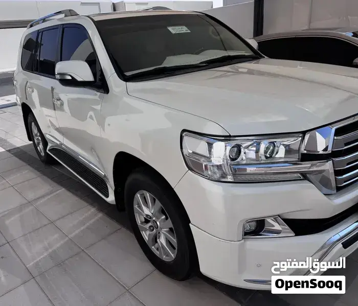 Toyota Land Cruiser 2018 photo 2