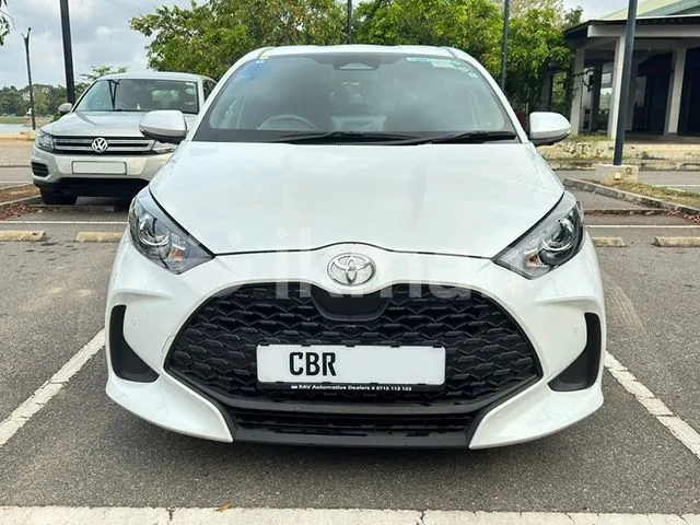 Toyota Yaris photo 2