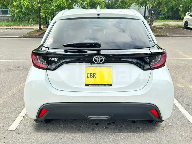 Toyota Yaris photo 3