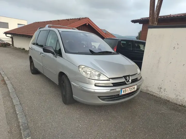 Peugeot 807