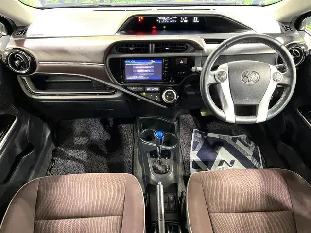 Toyota Aqua 2015 photo 2