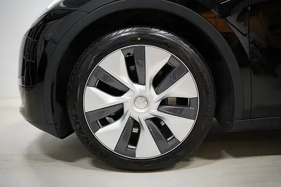 Tesla Model Y 2023 photo 3